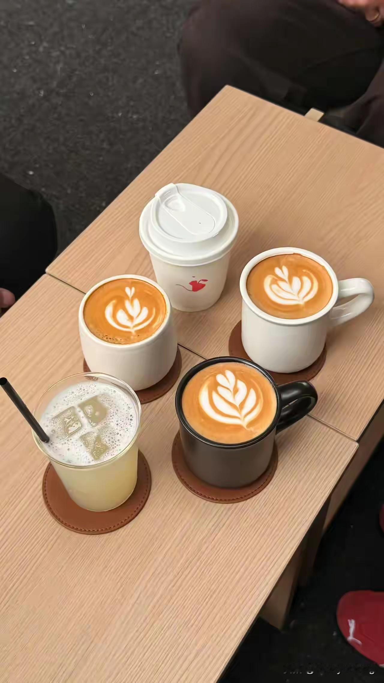 年年顺顺利利，求下联岁岁平平安安。