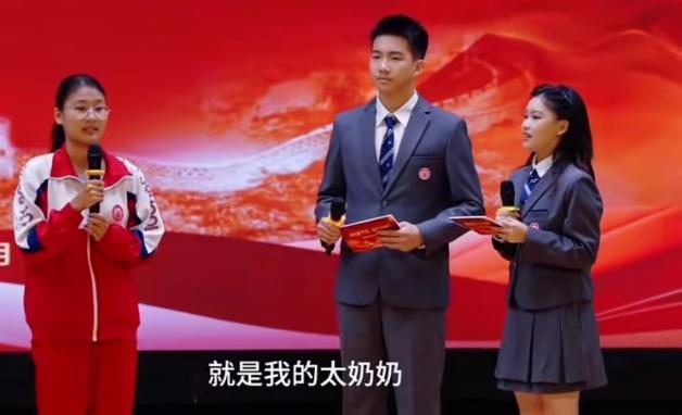 毛甜懿在接受采访时，一提起太奶奶杨开慧，声音就轻轻发颤，眼里也泛起了泪光。小小年