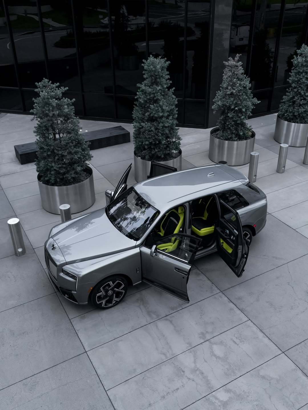 改车吧[超话] Black Badge Cullinan Series II ​