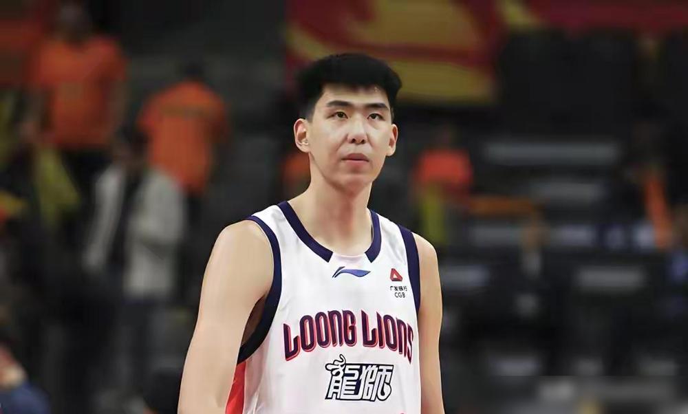 22岁的徐昕，拒绝了NBA马刺队。

一张夏季联赛的入场券，他没要。
选择留在国