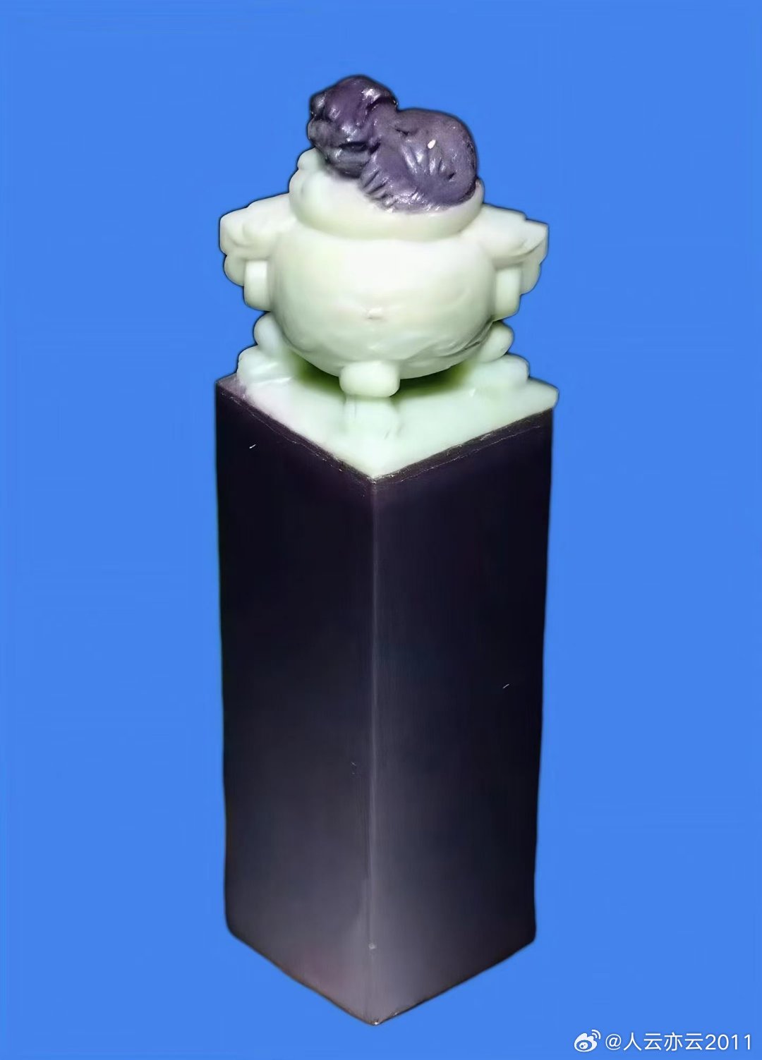 【昨日精彩今天依然】1精品紫袍玉带石章料摆件《鼎兽》，2极品独山玉摆件《芭蕉听雨