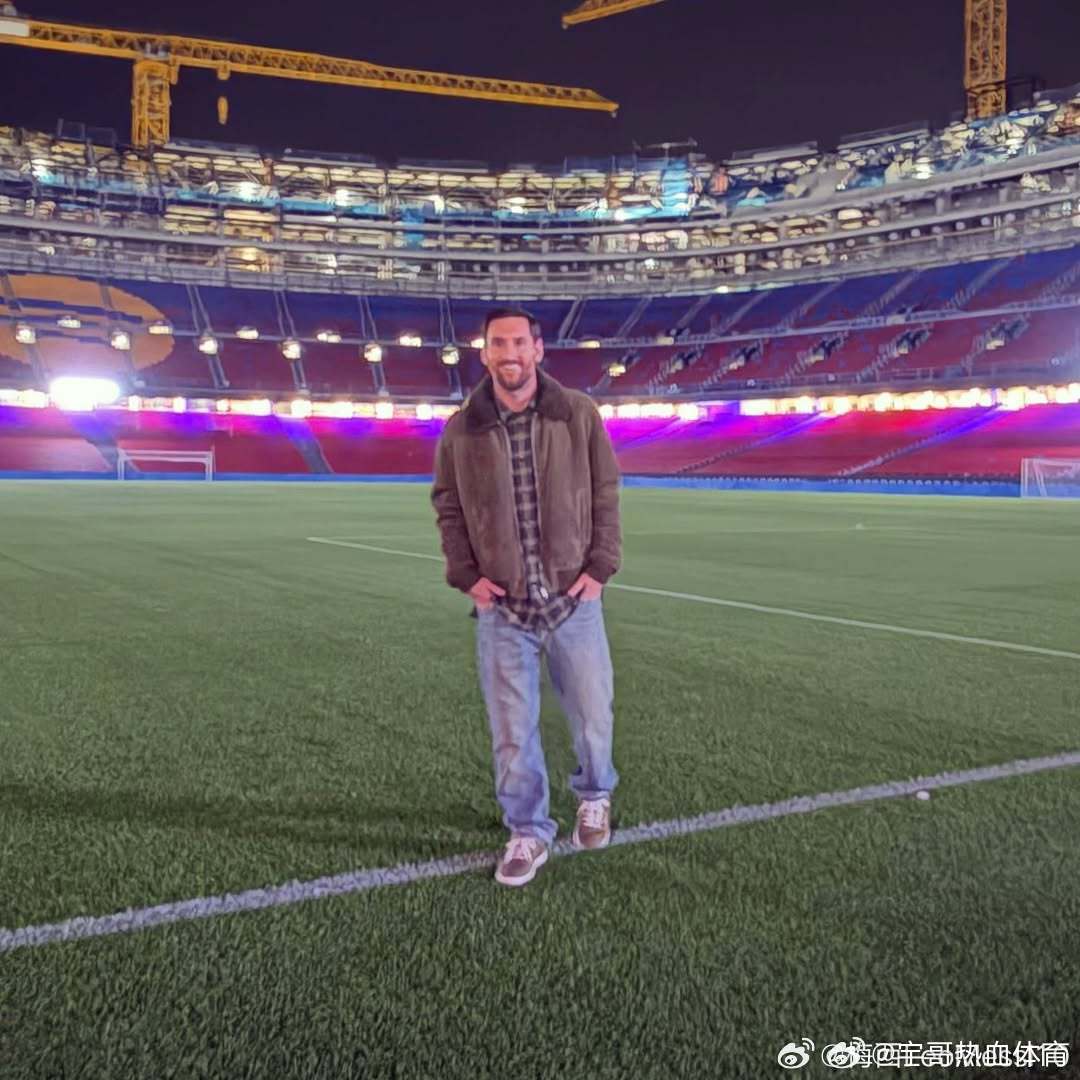 梅西重返诺坎普 巴萨不知情哎呀呀，刚比赛完放假出来转转，就不麻烦拉🐶老伙计了，