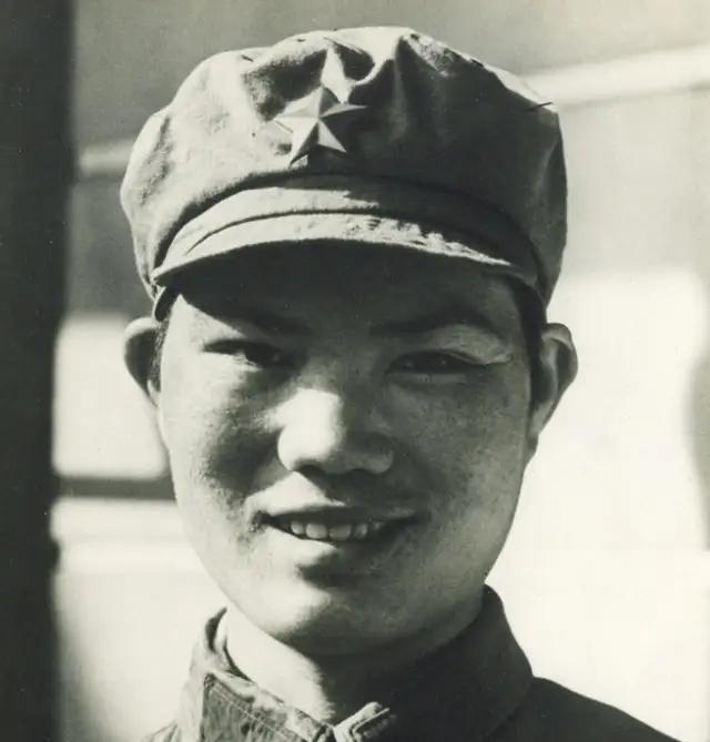 1971年，23岁的女干部李玉枝嫁给了一级伤残战斗英雄，新婚之夜二人同房时，她竟