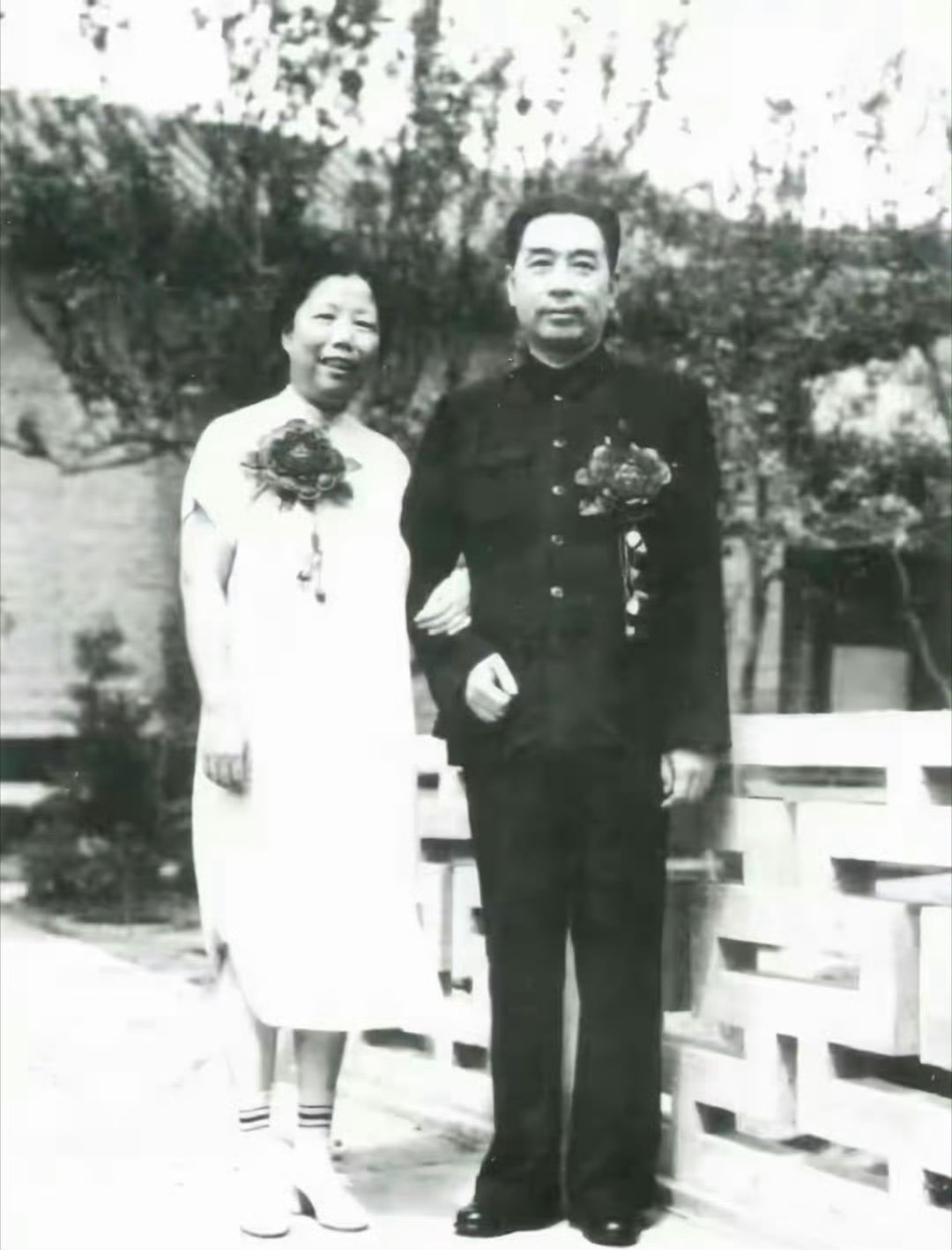 难得一见，周总理夫妻结婚留影，建议收藏[心] ​​​