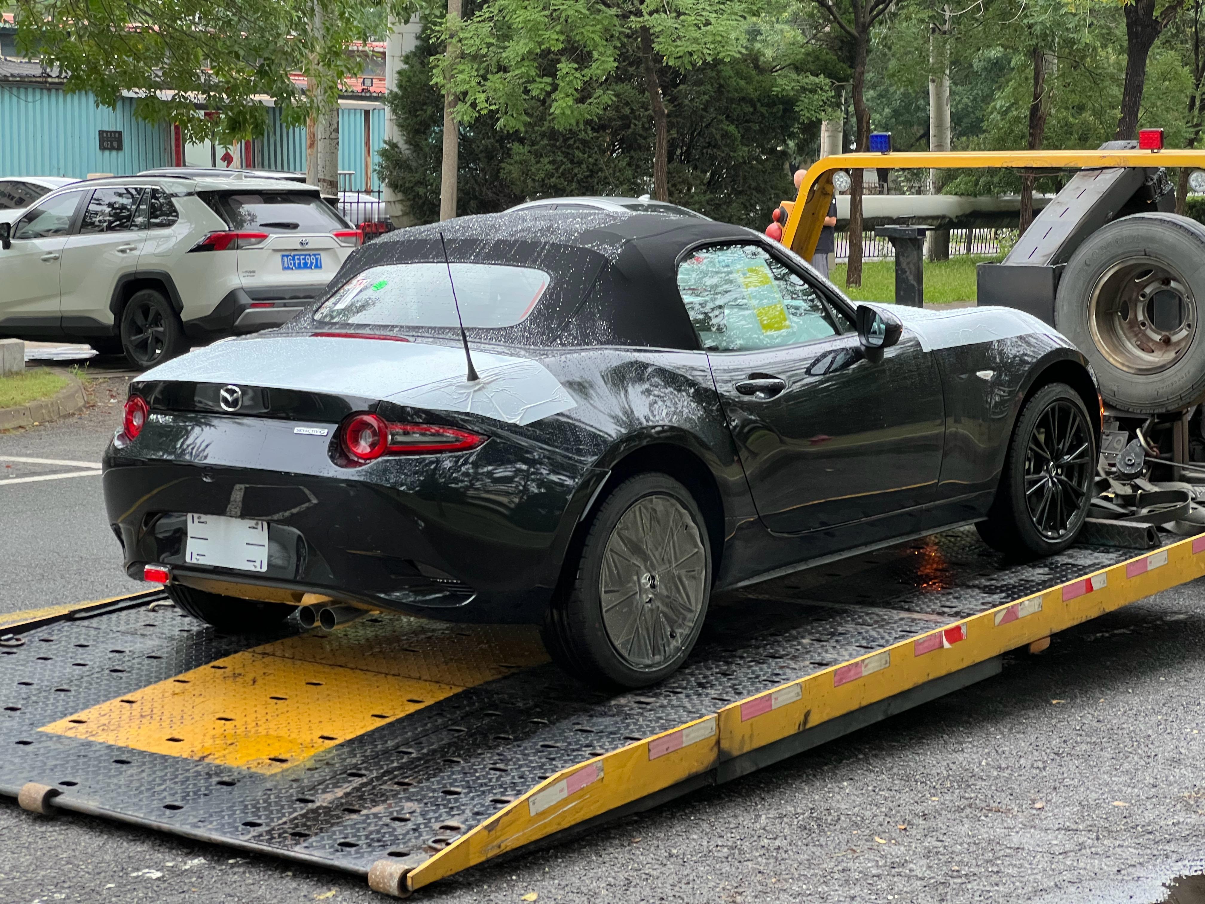 自动挡软顶 MX-5安排交付[得意][得意]感谢客人的等待  ​​​