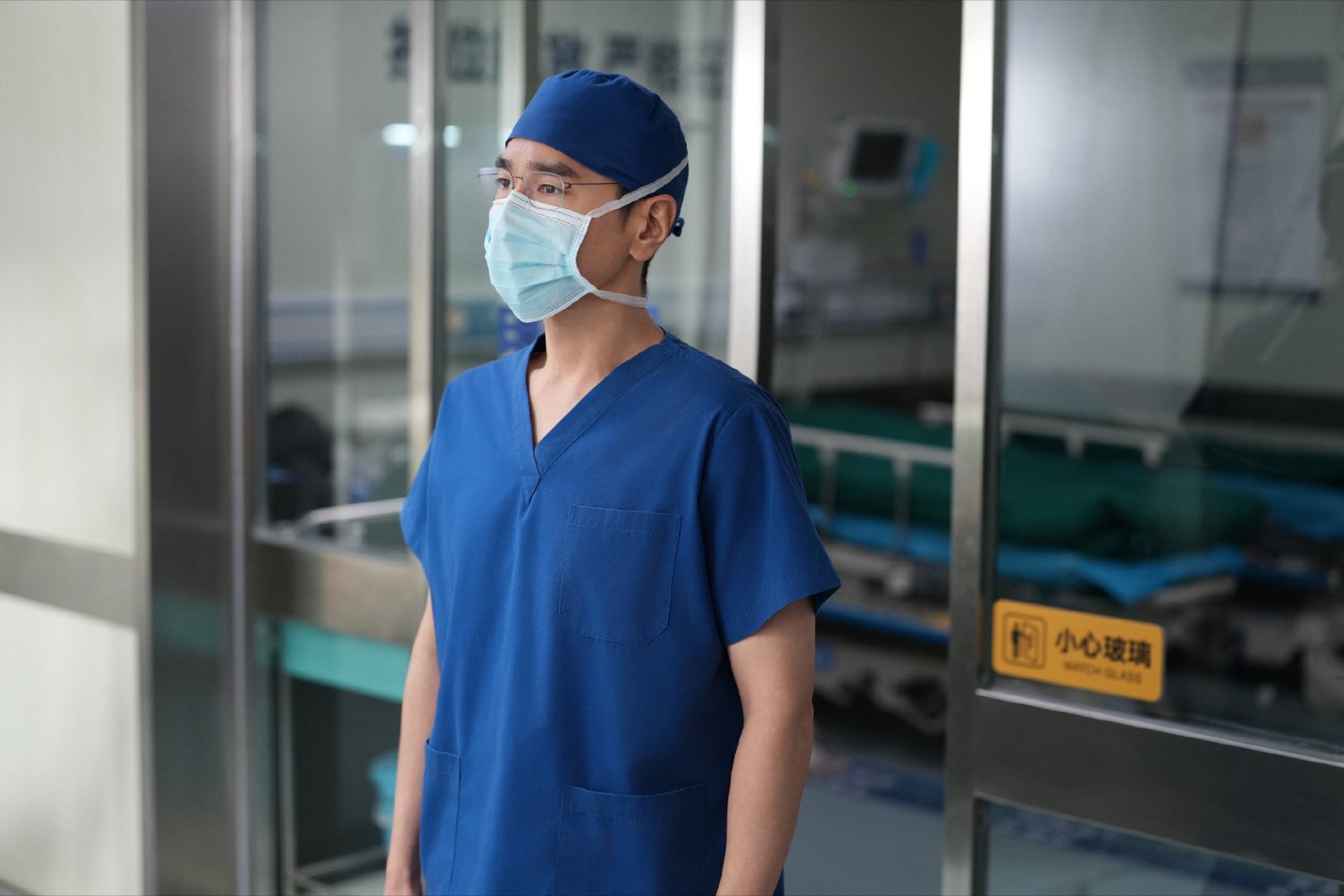 赵又廷喊话工作室咱就是说工作室今天彻底放飞咯！三小时九条离谱动态，啥奇奇怪怪的内