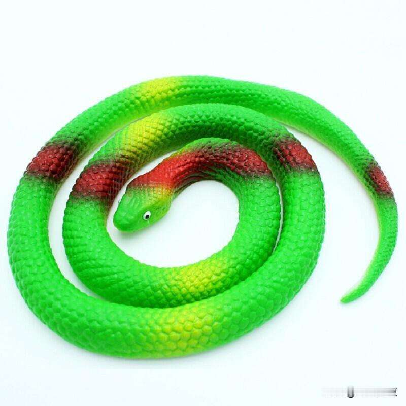 🐍生肖蛇的爱情组合
 
蛇+鼠：相生，灵犀相通，暖意绵长
蛇+牛：三合，安稳契