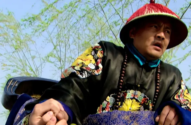 雍正晚年，确切地说是雍正八年以后，他的业绩就不是那么亮眼了。 这个时间...