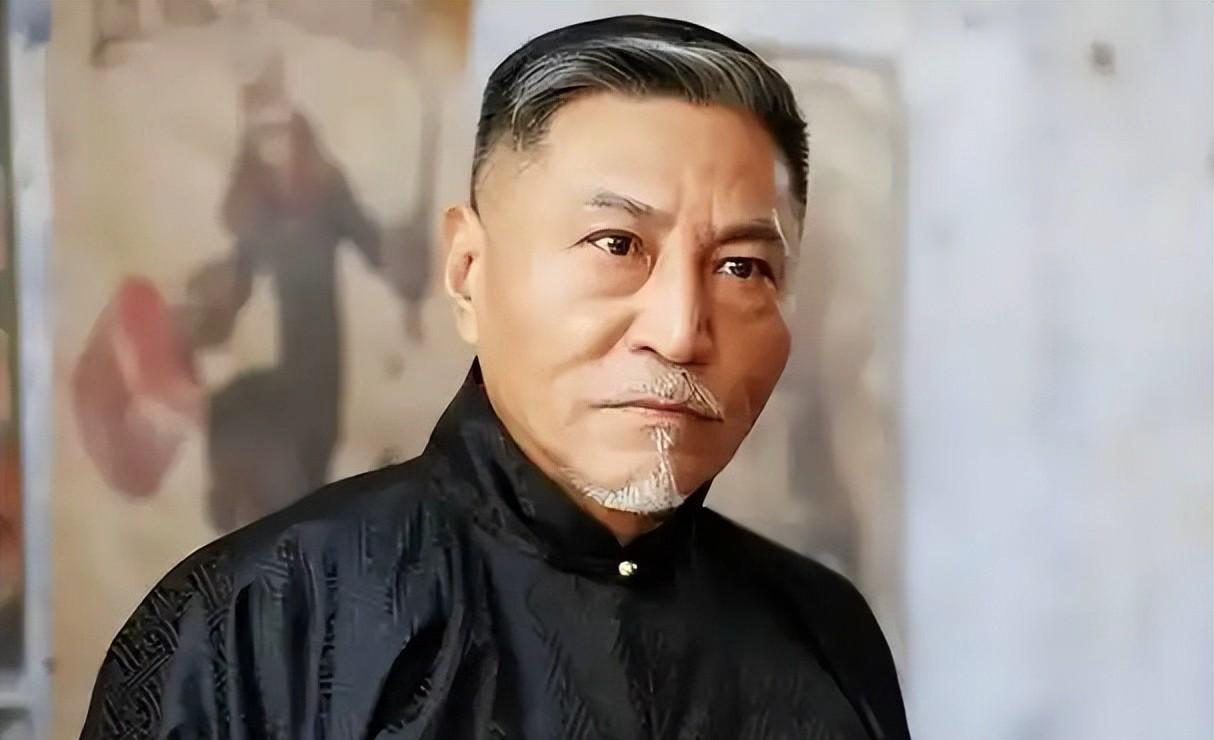66岁的王侃，因淋巴癌走了。他拍完《潜渊》后确诊，做了两次手术，扛了整套化疗。朋