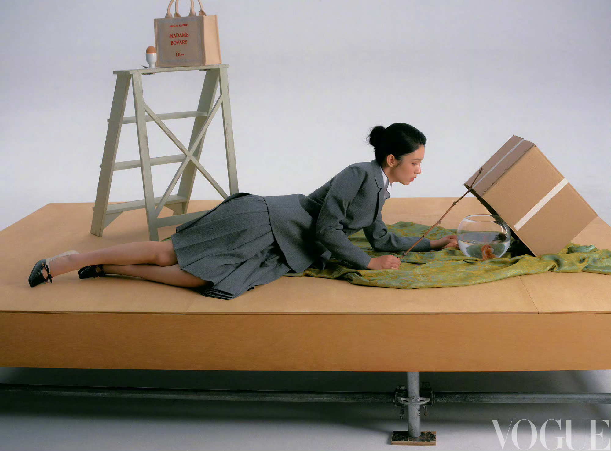 周也 × VOGUE China January 2026📷：王磊 & 蒋堃 