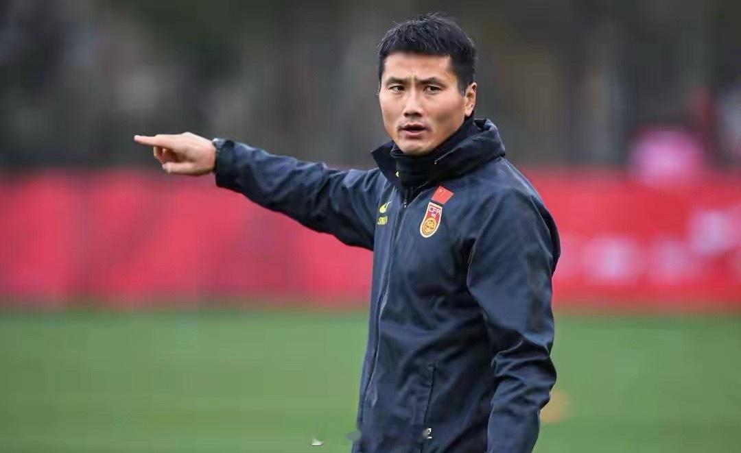 1月4日，国足将在广东肇庆开启集训了，这也是邵佳一上任以来，第一次率队训练。球队