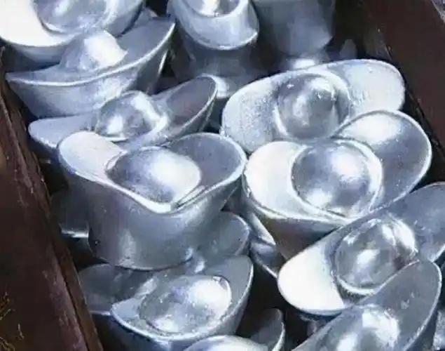 宋朝基本上没有贪官，知道为啥不？包拯当开封市市长的时候，年薪换算成现在的人民币，