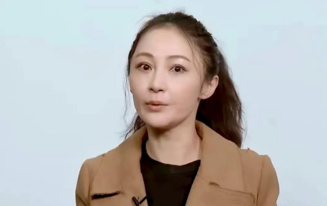 《演员请就位》上线后，观众发现姚笛出演内容全部被删。

姚笛凭什么不能在这个综艺