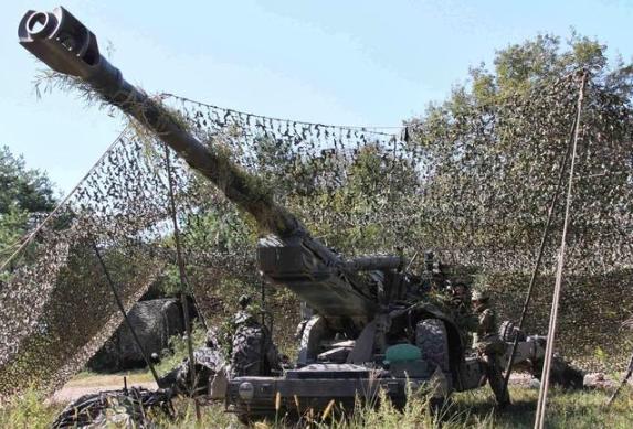 突发炮管爆炸！日本多名自卫队员倒下，至少2人死亡，右翼正在把日本带向深渊！
日本