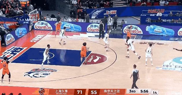 生涯之夜，三分球8投6中轰下26分1篮板1助攻，好样的！上海男篮vs同曦男篮