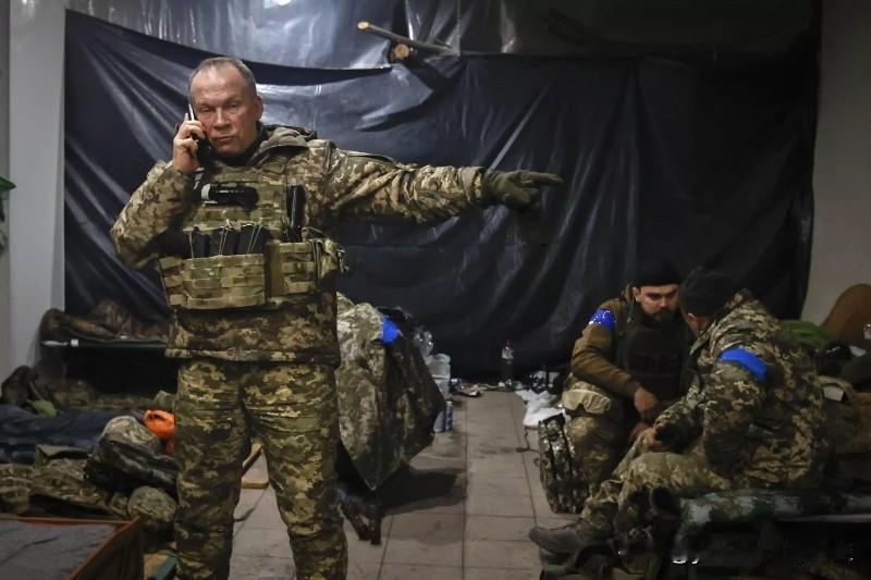 泽总最近频繁与乌克兰武装部队各军兵种高级指挥官会谈，不用回避，目的就是要牢牢地把