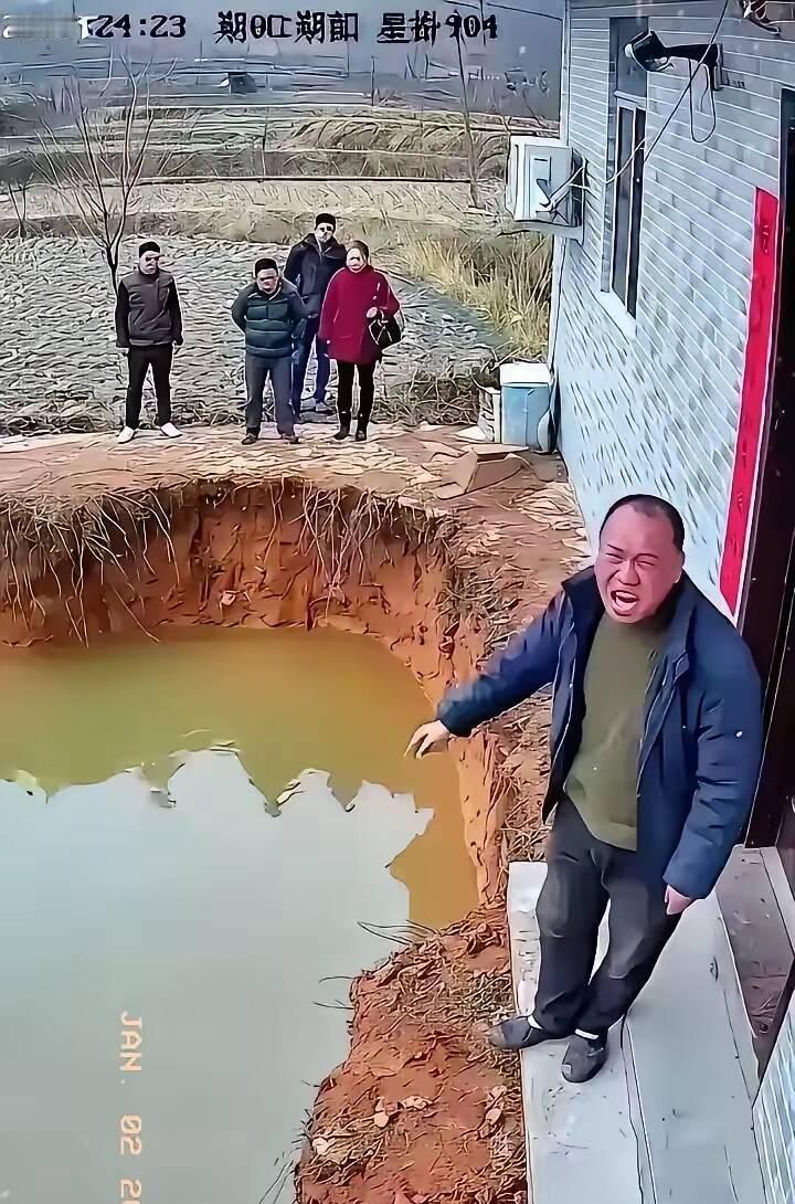 广西阻挠邻居建房的这位邻居，现在估计肠子都悔青了！
​他后悔的不是当初非要那三米