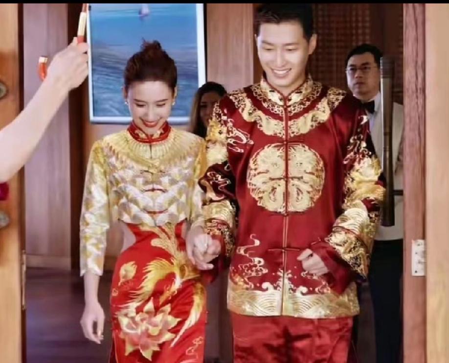 何超莲评论区“战火纷飞”，婚姻与金钱的博弈谁能笑到最后？

最近，何超莲评论区可