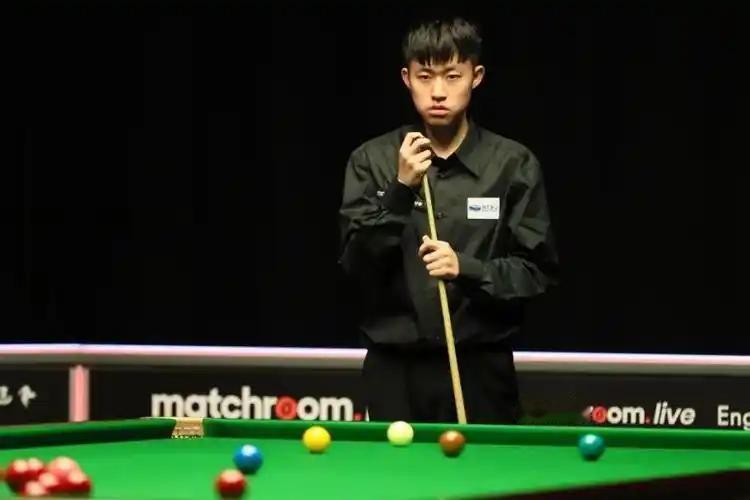 常冰玉4-2战胜古尔巴克萨尼，晋级英国公开赛正赛！

 
2025年斯诺克英国公