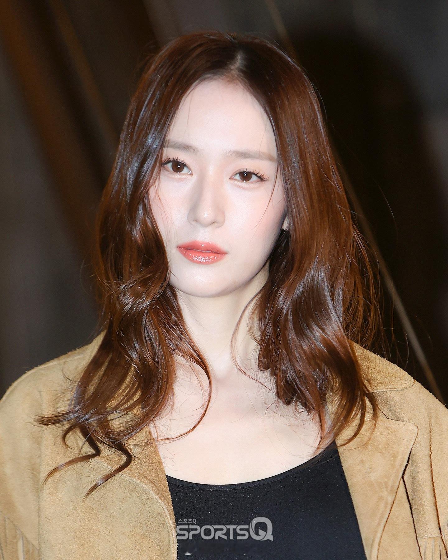 今天出席活动的郑秀晶🍁 ​​​