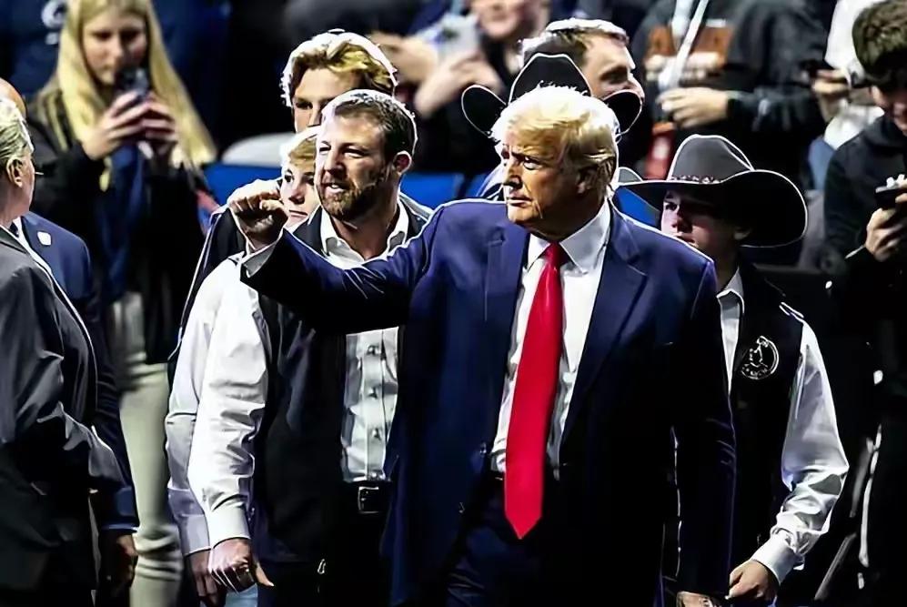 美国为什么要获取格陵兰?
这里的关键是，要看透美国获取格陵兰的战略原则究竟是什么