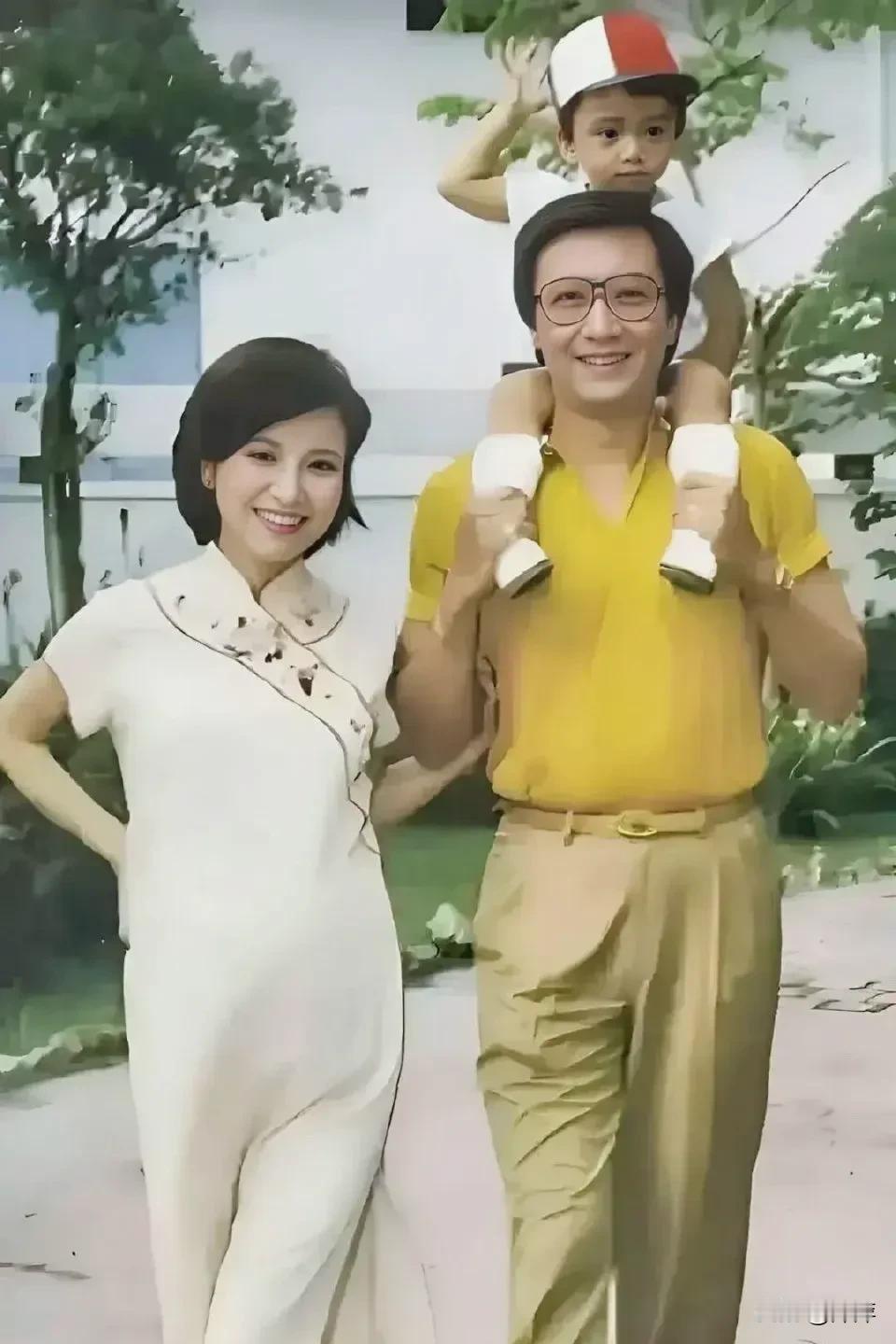 谢贤.狄波拉.谢霆锋当初的一家三口
