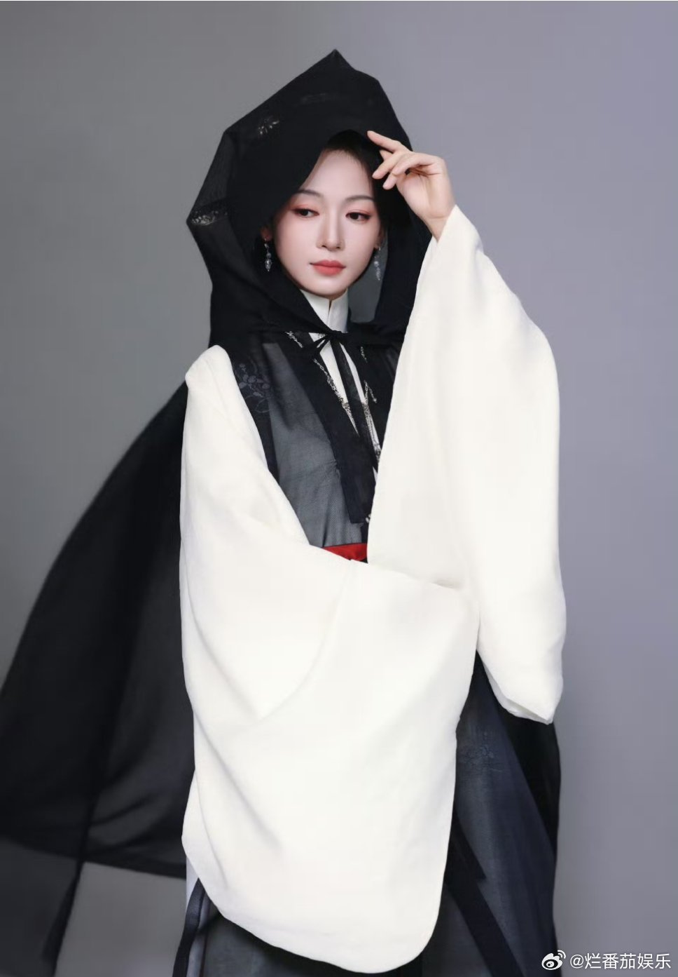 吴谨言《刀笔娘子》造型，看起来能爆吗 ​​​
