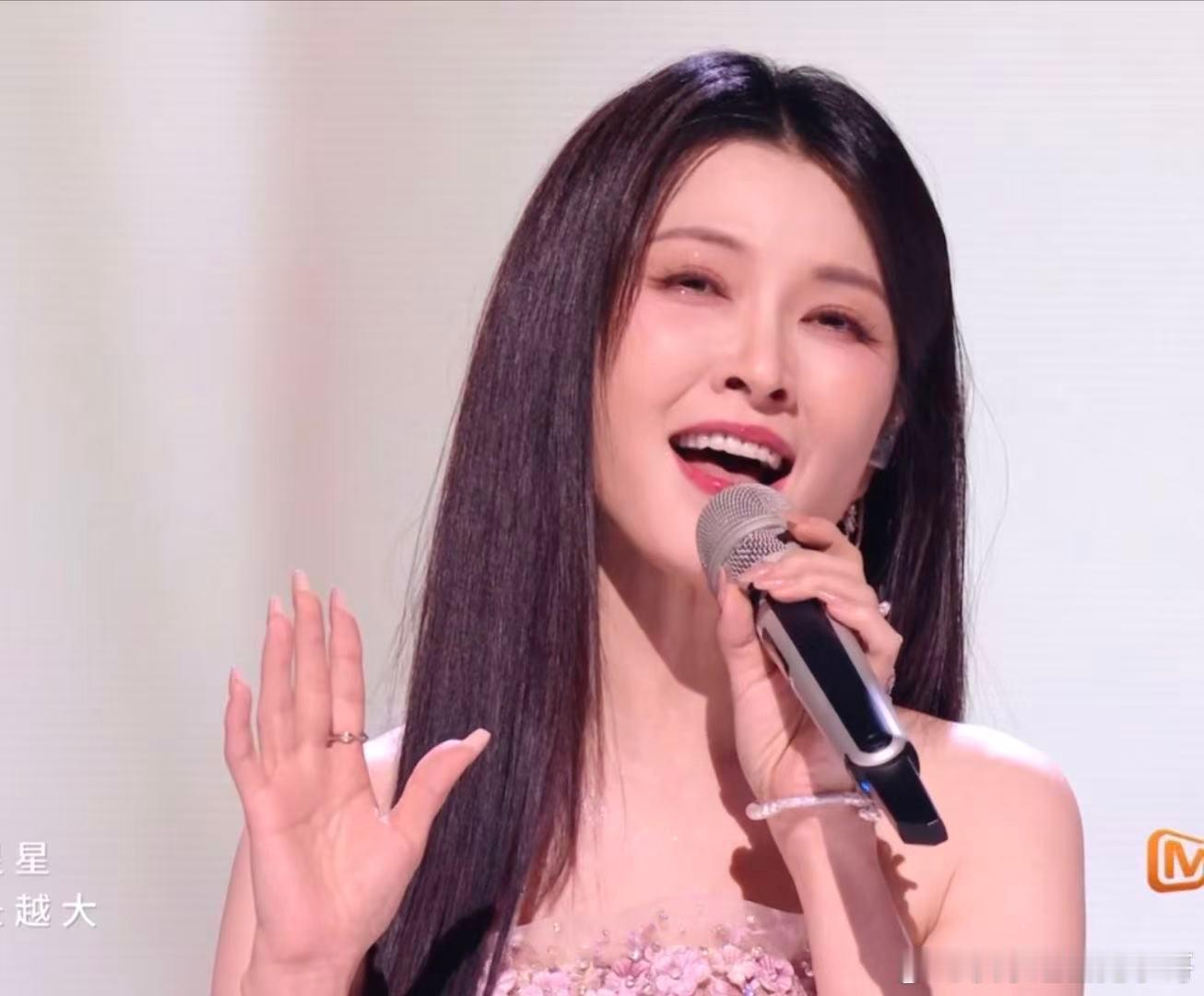 徐洁儿6秒高音徐洁儿对我耳朵很好 惊艳全场的高光时刻，徐洁儿从容拉长高音段落，用