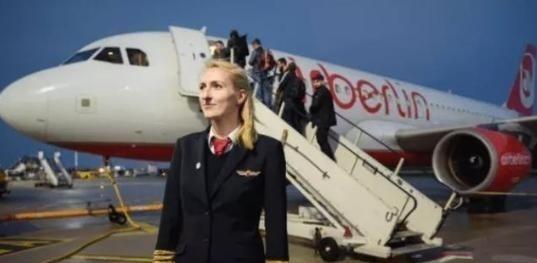 一位德国空姐说，“希望我们的航班不要去中国，不然我就辞职。”机长疑惑的问她，“你