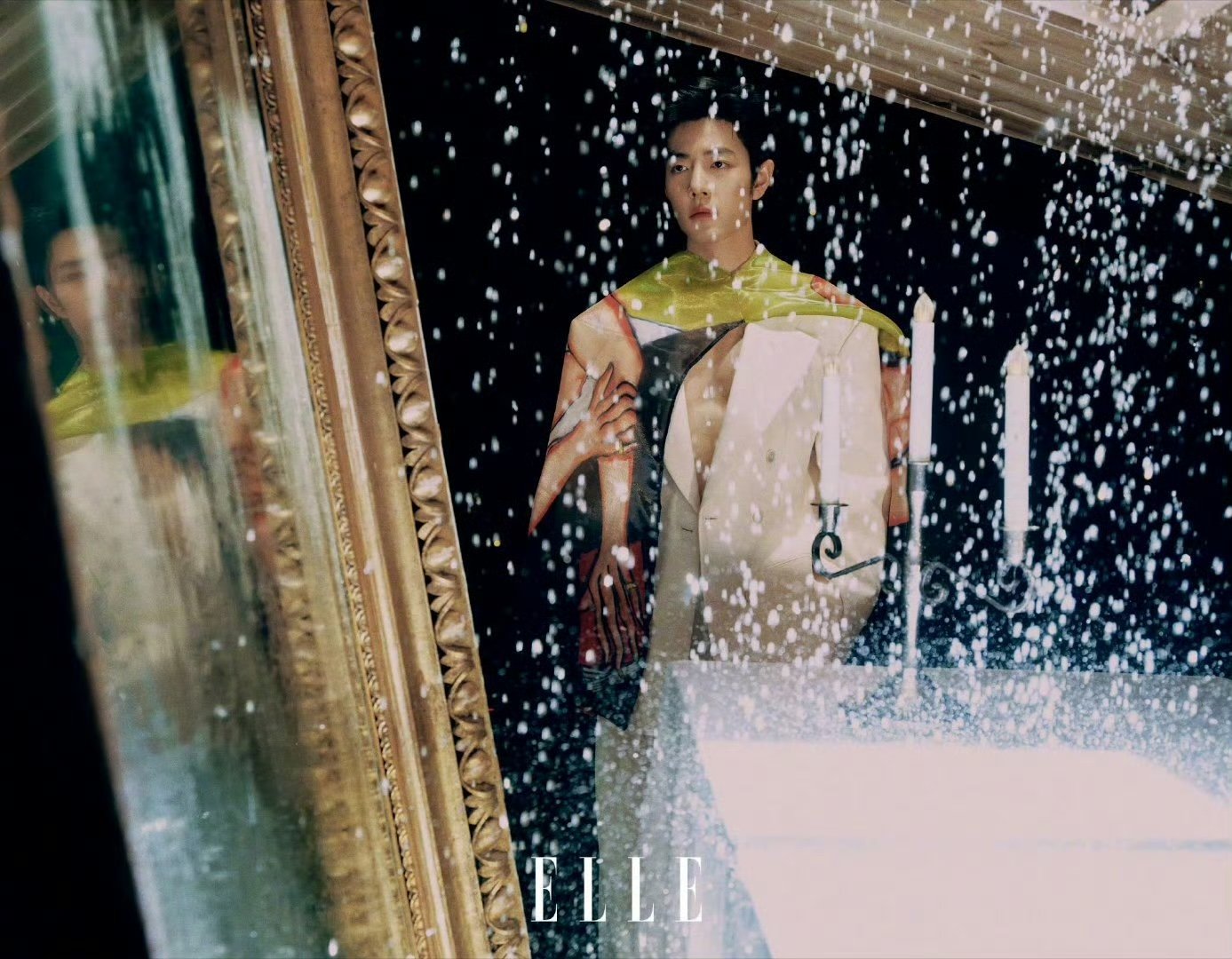 肖战杂志这好像是肖战的胸肌这好像是肖战的胸肌，看到了看到了 