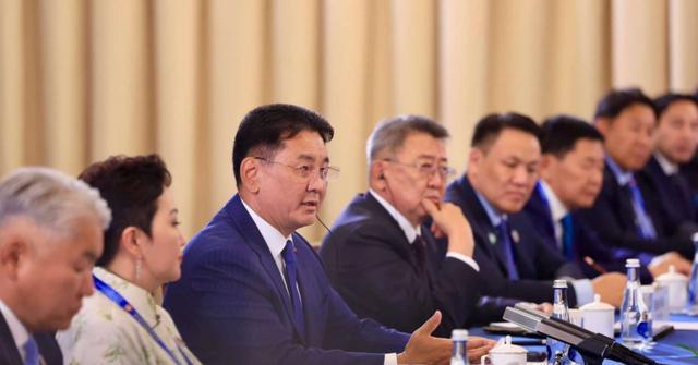 不靠俄罗斯不靠美西方，蒙古紧急找中国兜底，敲定七件核心大事，全面拥抱中国。
 