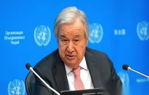 凌晨150多架飞机贴着海面突袭，直接冲进主权国家首都，把合法总统夫妇从家里绑到美