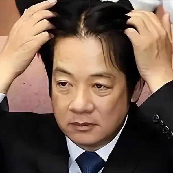 就在白宫记者协会晚宴枪击安全事件发生后没多久，赖清德突然用英文公开发声。

4月