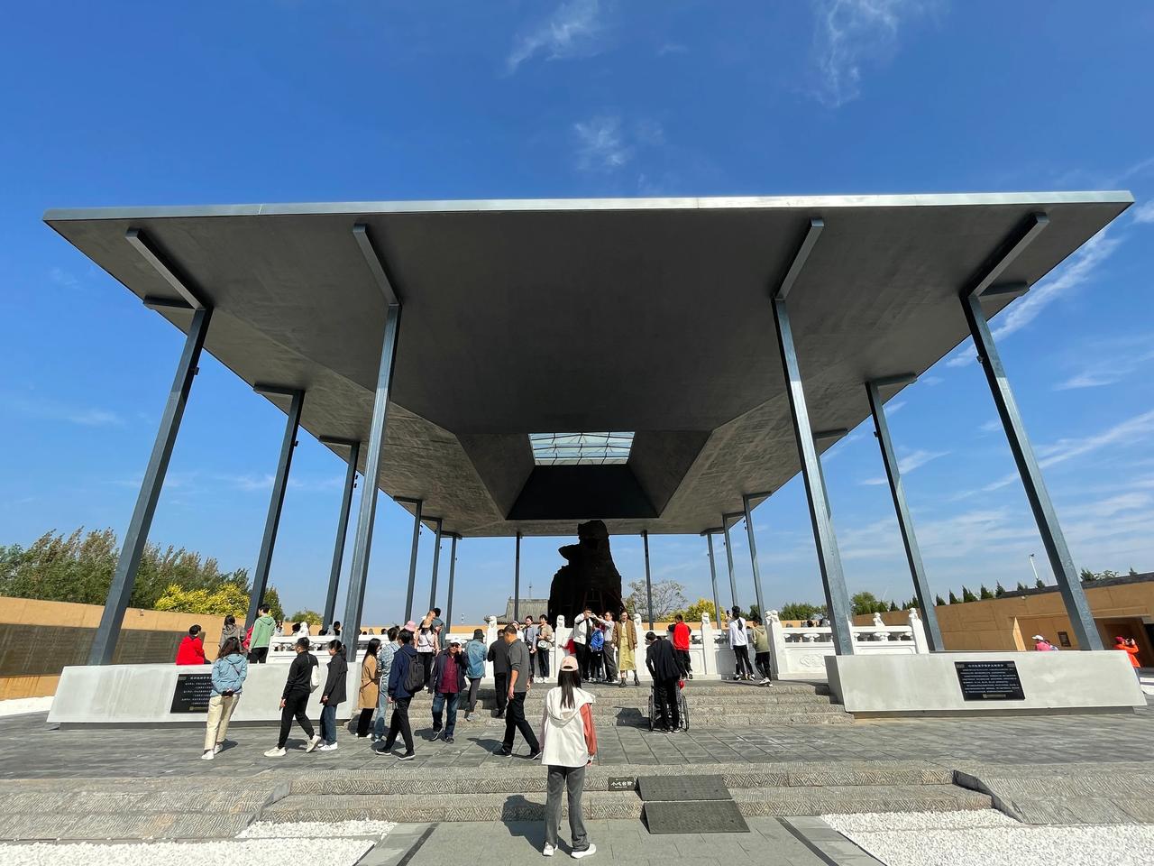    正定的菩萨定州的塔，赵县的石桥沧州的铁狮，合称为“河北四宝”。