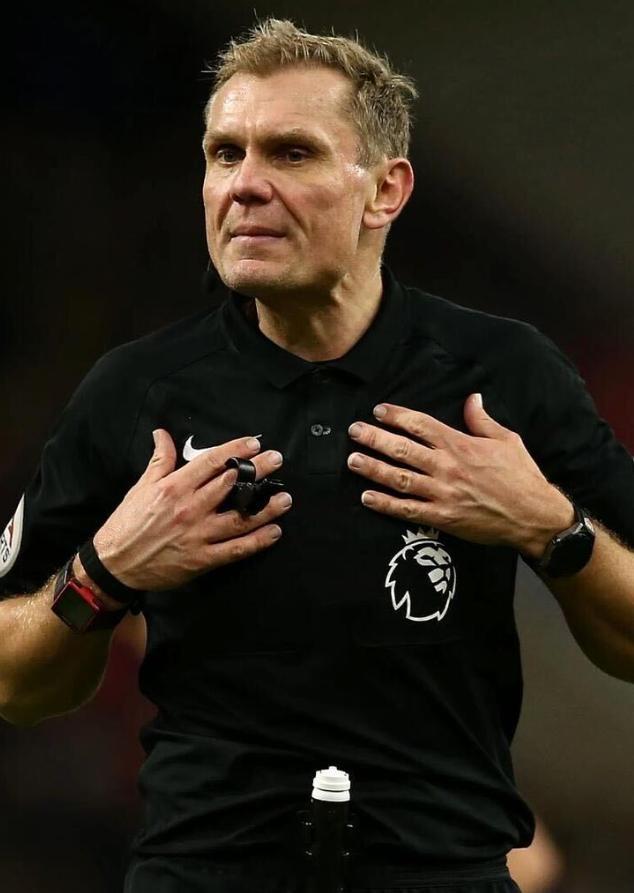 阿森纳阿森纳著名教授 前裁判格拉汉姆·斯科特在talkSPORT的节目中，对阿尔