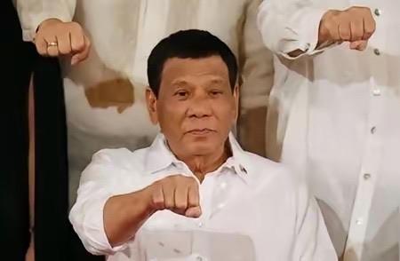 美国防长的话炸了锅：中美要是开打，20分钟内，他们的航母全得沉！

这话可不是咱