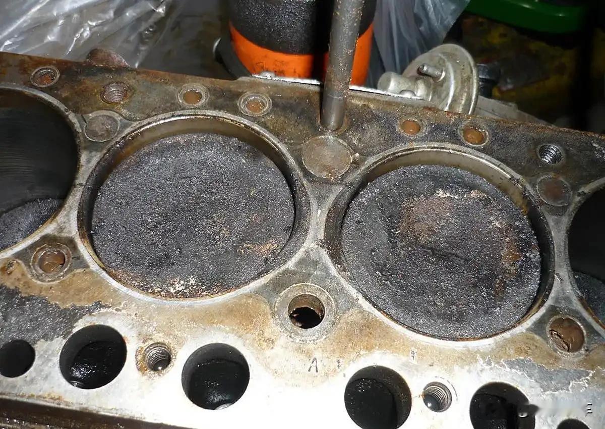 现在的人都是乱爱护车，开个车舍不得踩油门怕伤车，转速拉高了就心疼。

殊不知越是