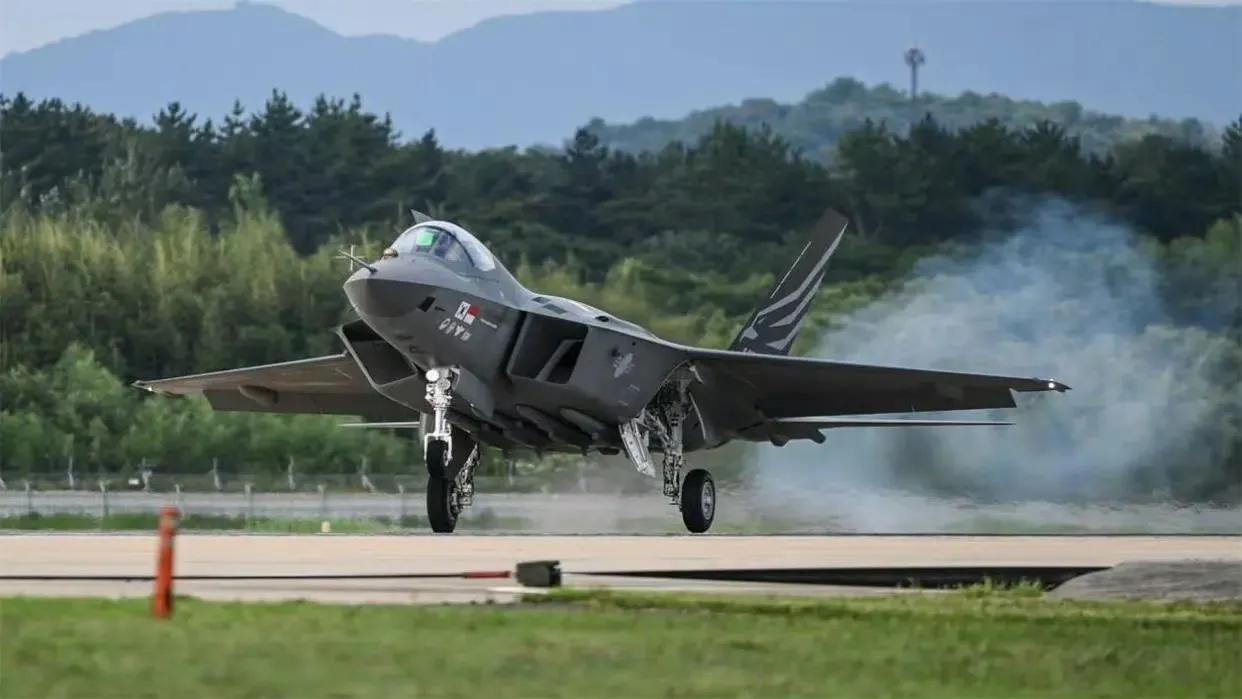 韩国的K-21战斗机将于2024年开始小批量生产，并于2026年投入使用。在20