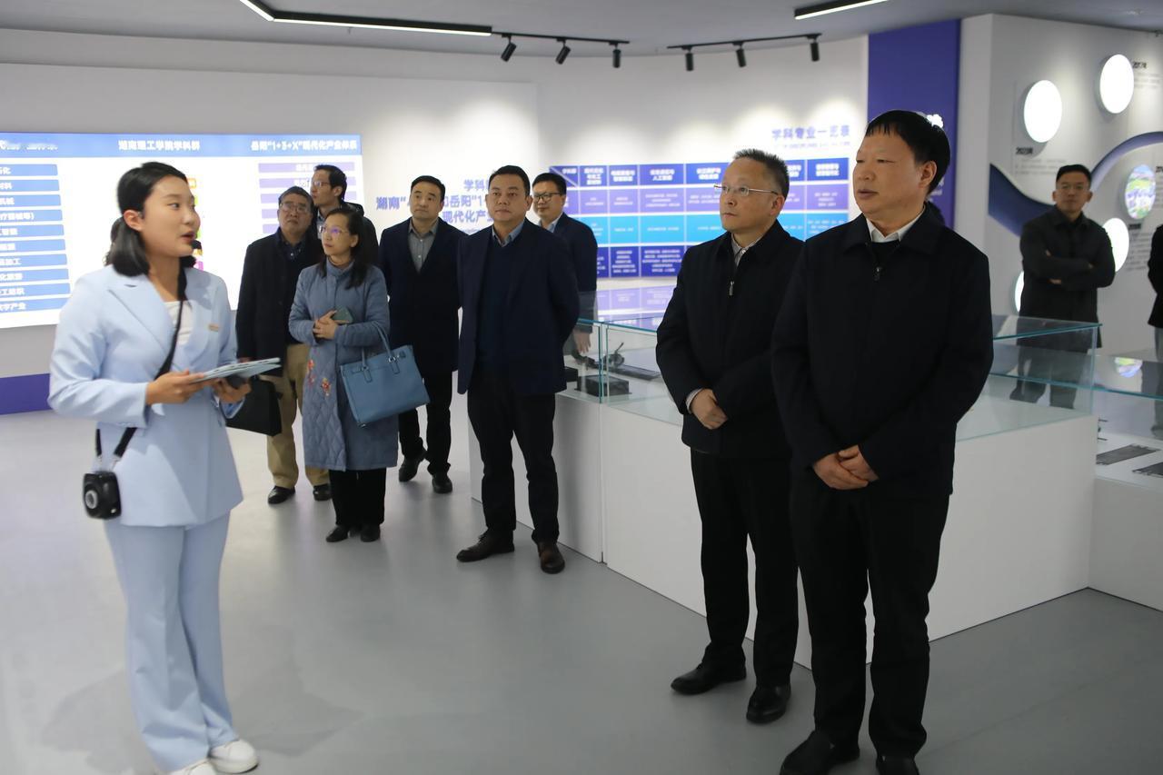 衡阳师范学院校长刘子兰一行来湖南理工学院考察交流

 12月5日下午，衡阳师范学