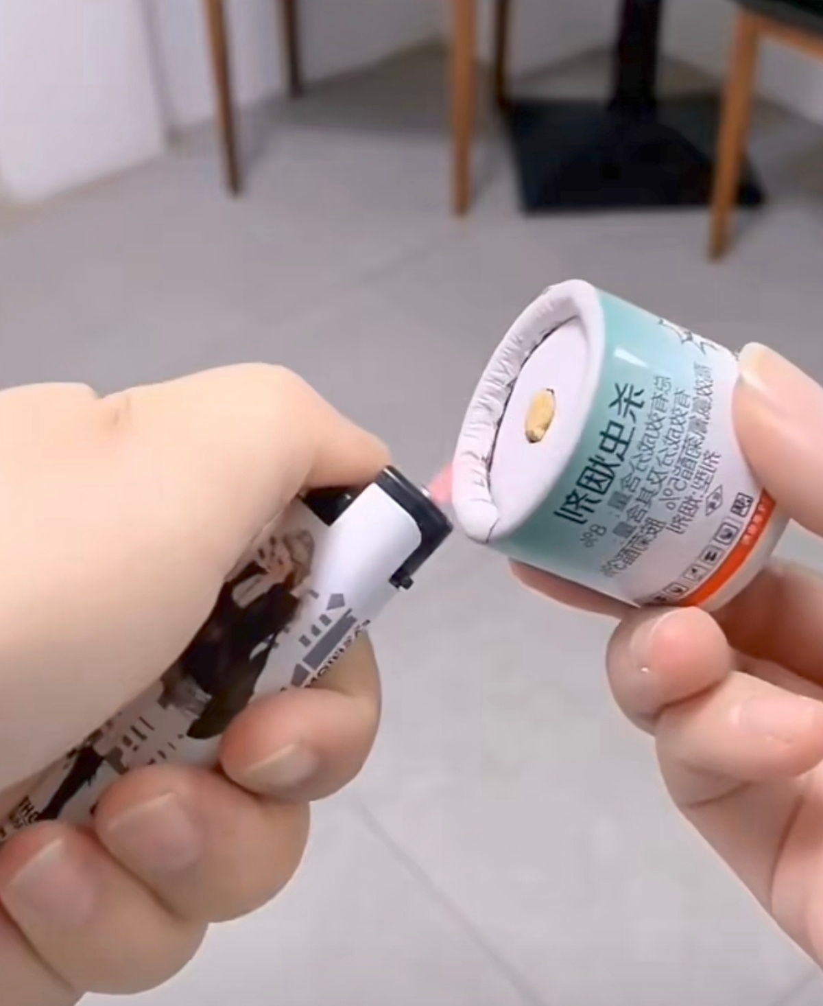 今天给卧室房间做了彻底杀虫，用的这种杀虫烟雾，然后中午去了一趟超市，买了一些水果