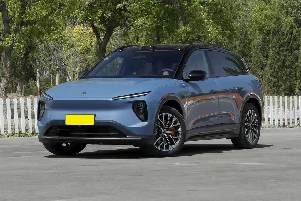 同样是30多万的大五座SUV，岚图FREE真的比蔚来ES6值得选择吗？
虽然蔚来