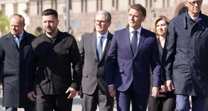 【泽连斯基的甩锅剧本，中国卫星又躺枪】
 
泽连斯基的甩锅脑洞真是擀面杖吹火——