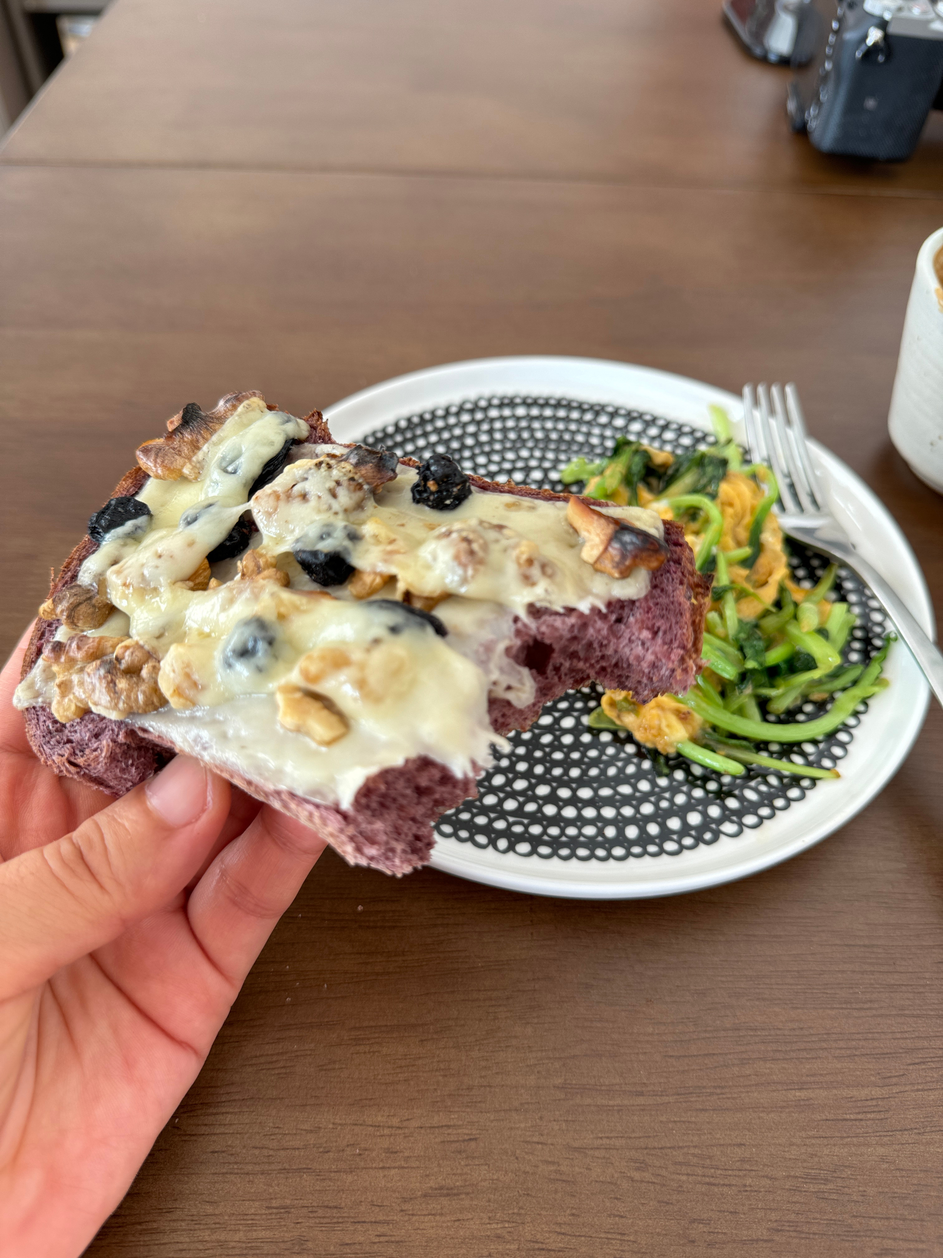 一定要先上班，忙活完了再吃早饭！不然，我这急脾气，吃饭也着急忙慌的，不好，还是先