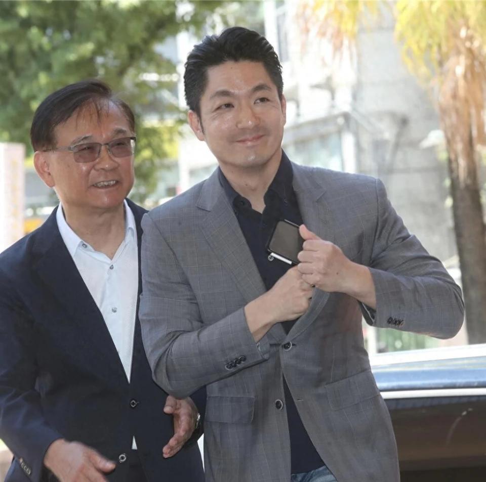蒋万安"我是台湾人"这句精算过的回答省下一场选举麻烦,搭进去的是整个蓝营在身份议