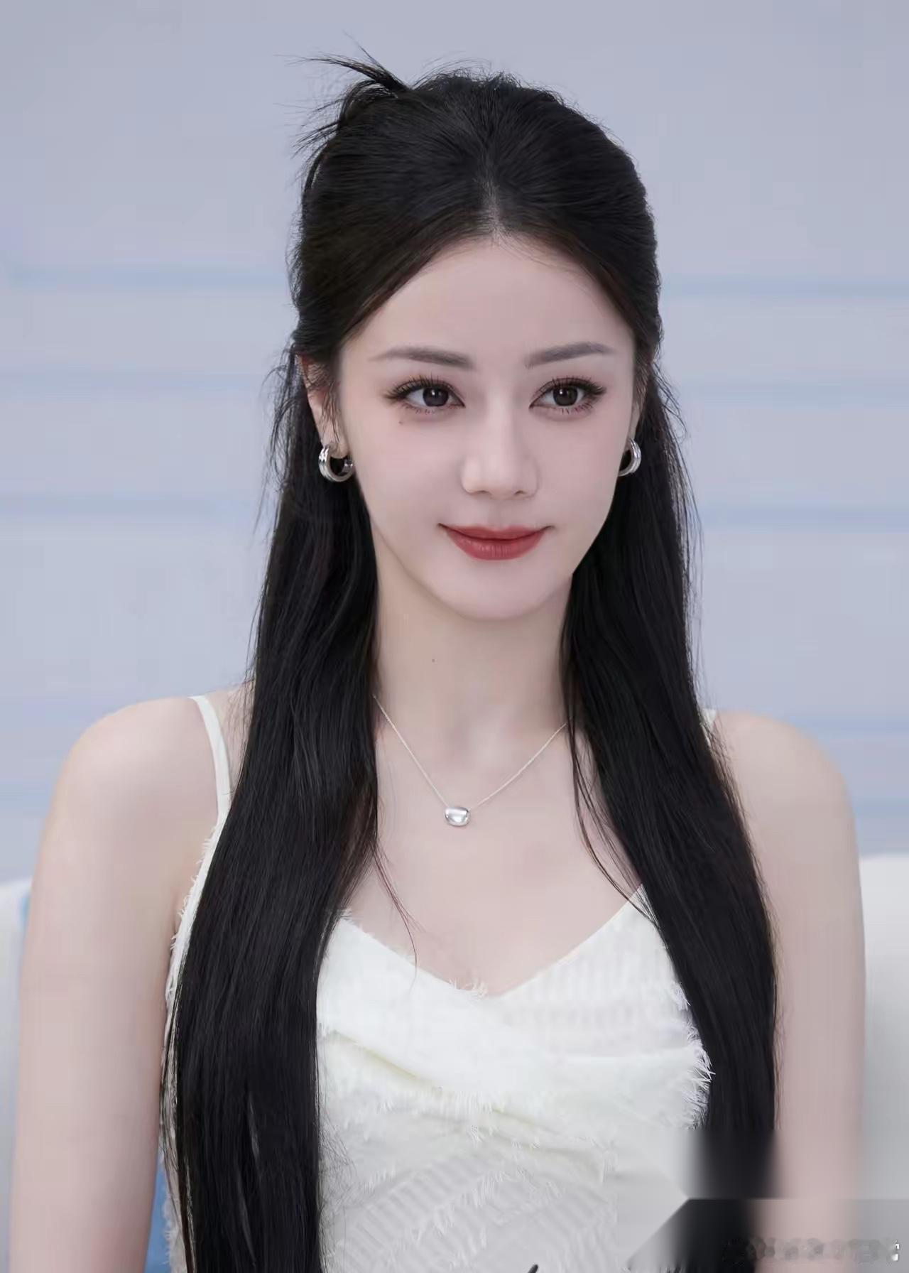 迪丽热巴人品好不好， 我不评价， 但是有一点我敢确定，那就是热巴这个人，很有气质