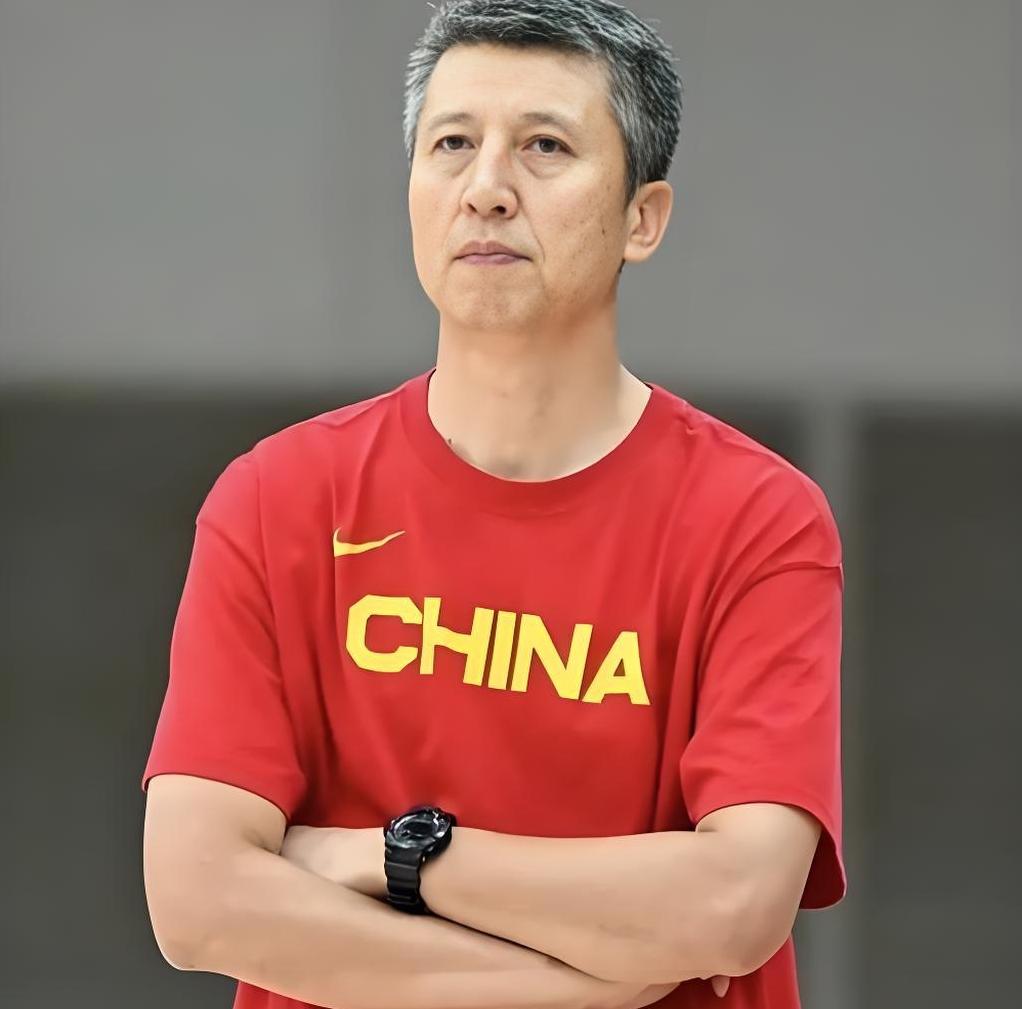 你别不信，如今的国家男篮已经步入男足的后尘！在亚洲还能打过谁，去年拿了一个亚洲杯