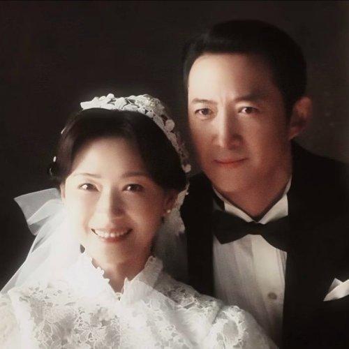 “内娱嘴亲烂了都拍不出这样汹涌的爱意”这一网络流行语，反映了部分观众对当前国产影