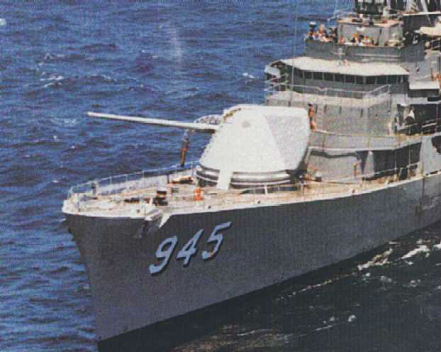 鉴定为不如重庆号，重庆号装备有24生地舰炮，比新中国所有舰炮都要大