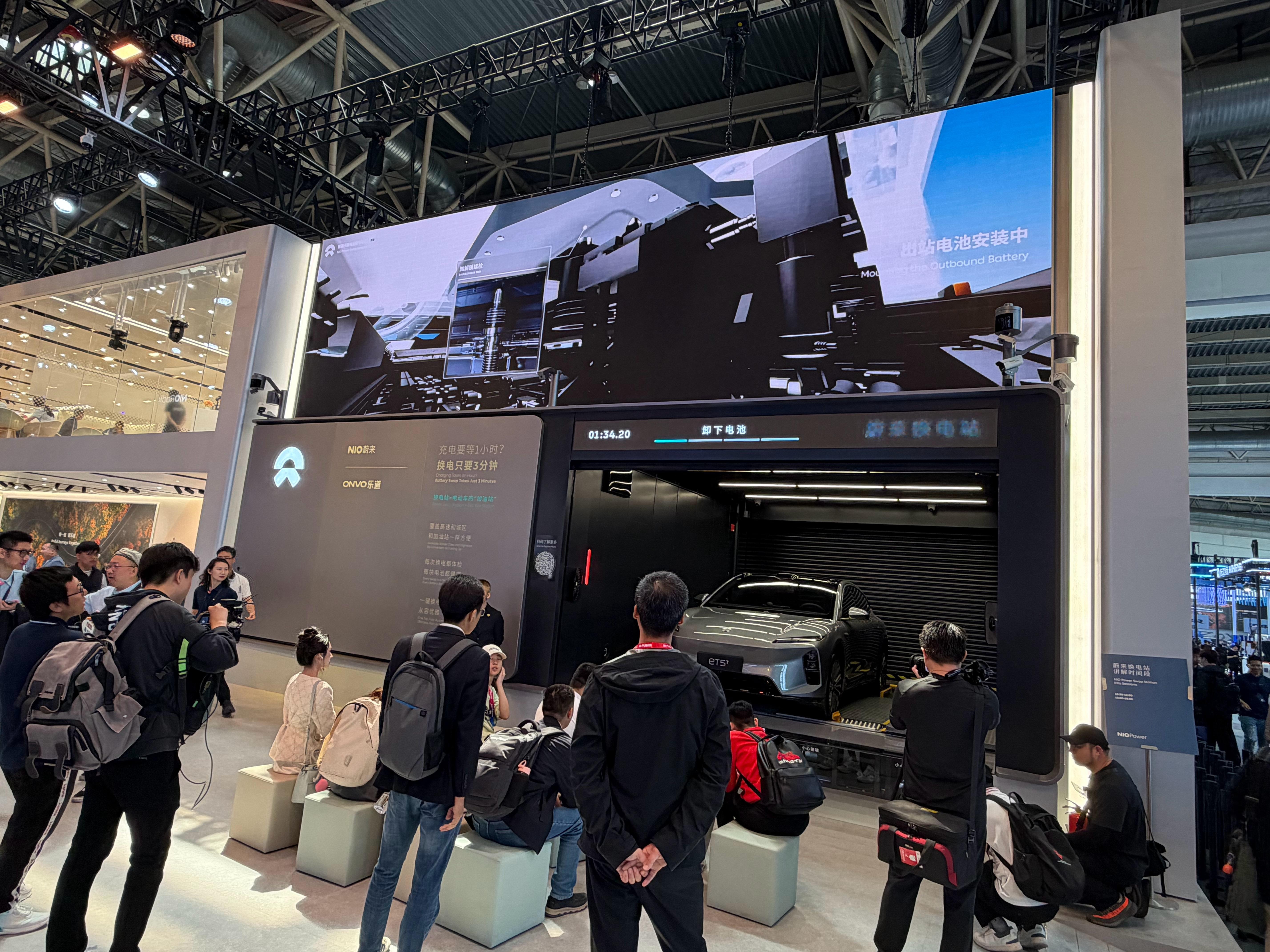 这次北京车展，蔚来和乐道同展台后，别的不说现场演示用四代换电站都只要安排一座了，