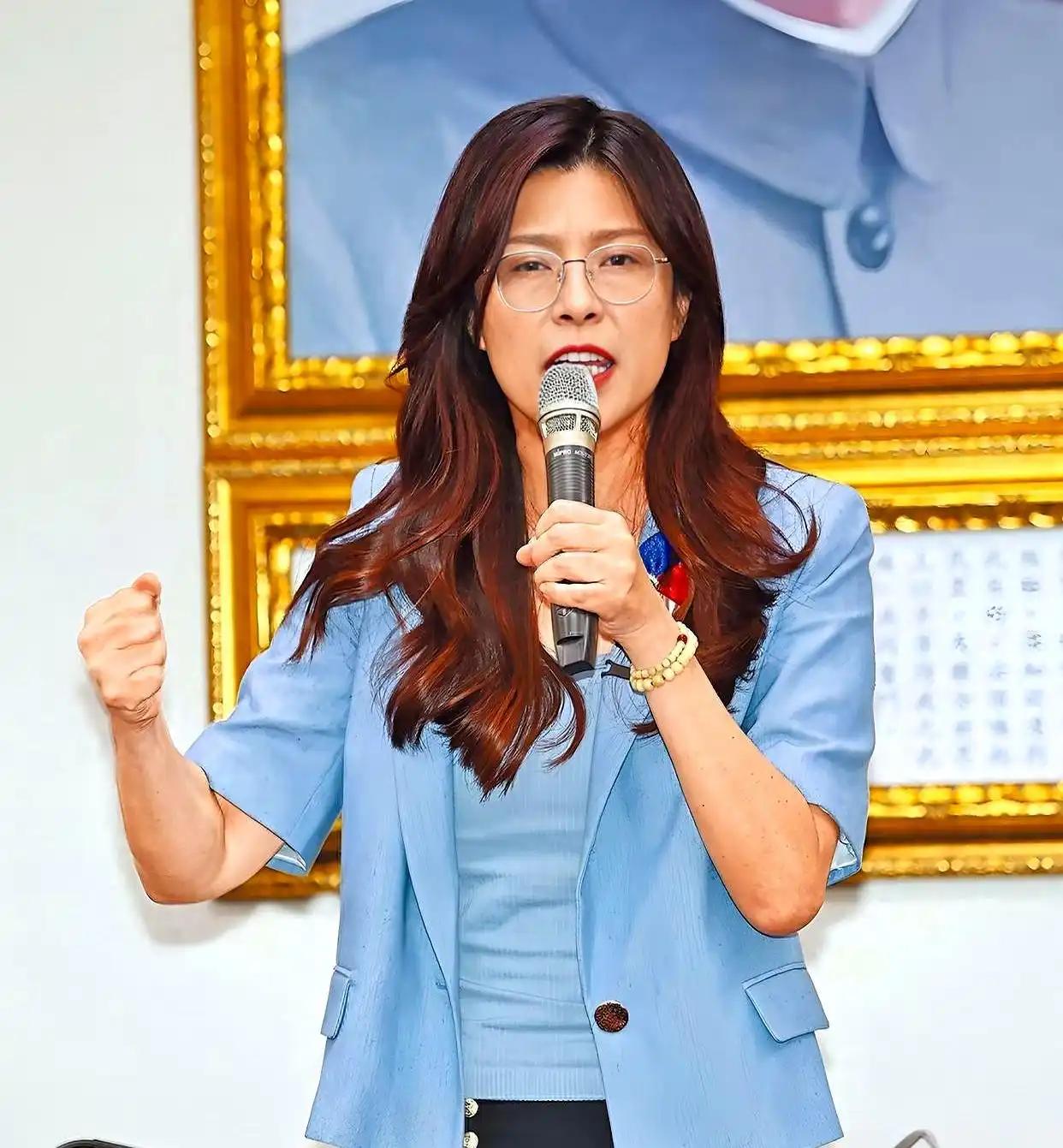 郑丽文要去大陆，民进党竟然威胁要判她5年？这哪里是执法，分明是赤裸裸的“绿色恐怖